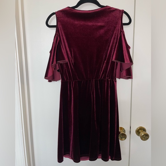 EC Boho Velvet Dress wi/ Open Shoulders - Picture 5 of 6